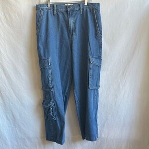 Universal Thread high-rise wide leg blue denim cargo pants, size 14